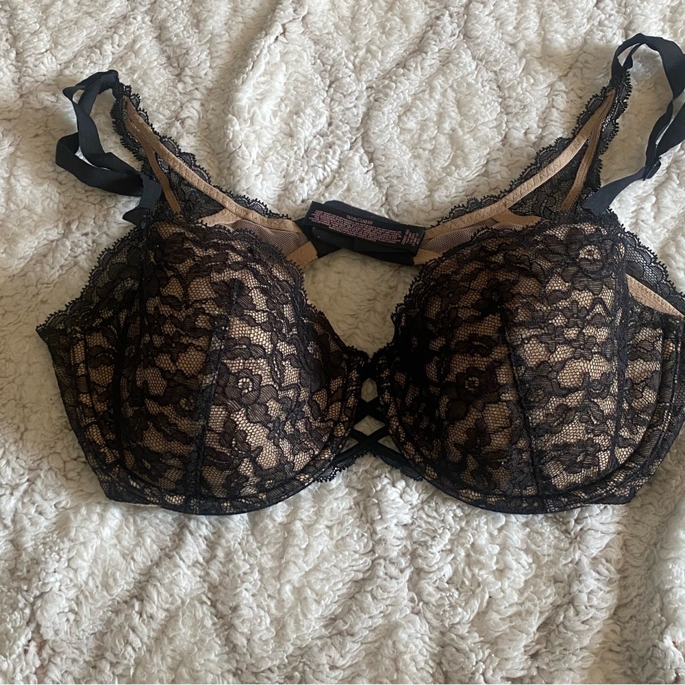 Victorias Secret VERY SEXY Balconet Bra 34D Black Lace Underwire